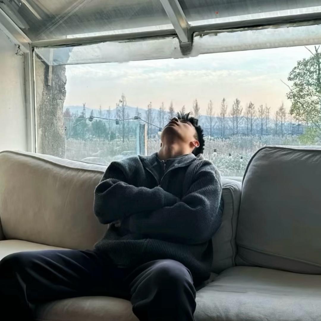 黄昏下的左撇子.