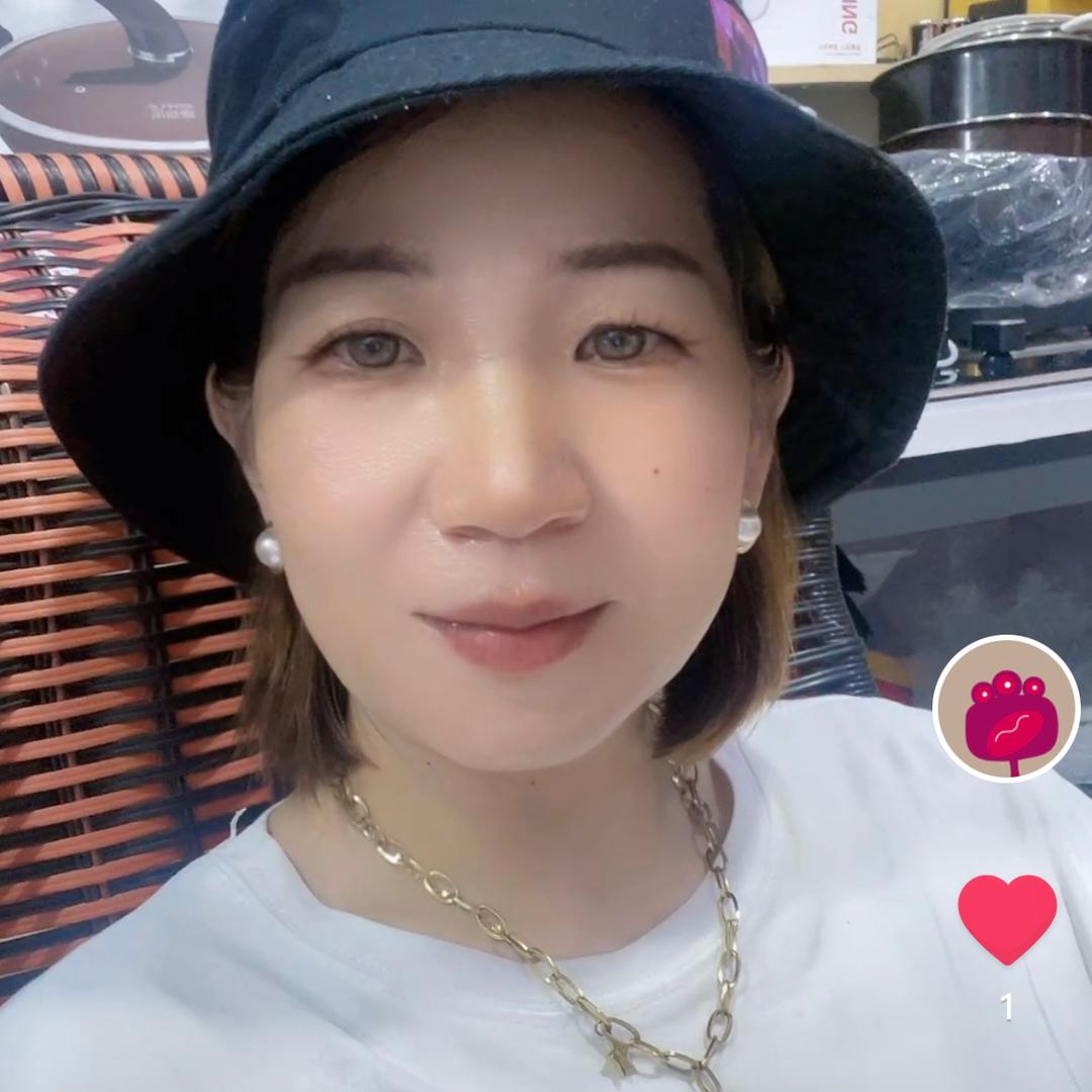 英气逼人