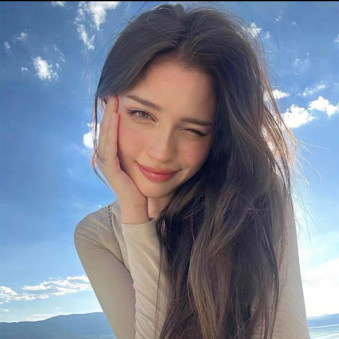 甜了甜