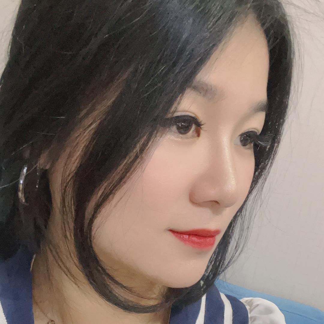 小骨👩‍❤️‍💋‍👩BaBy