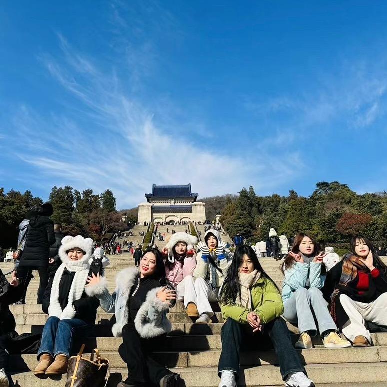 七月舞蹈艺术学校