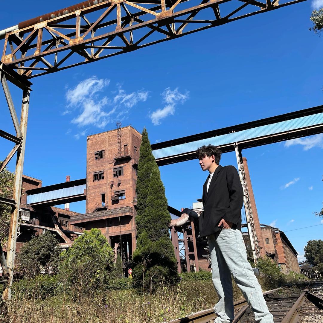 托尼不带水——阿伟在昆明