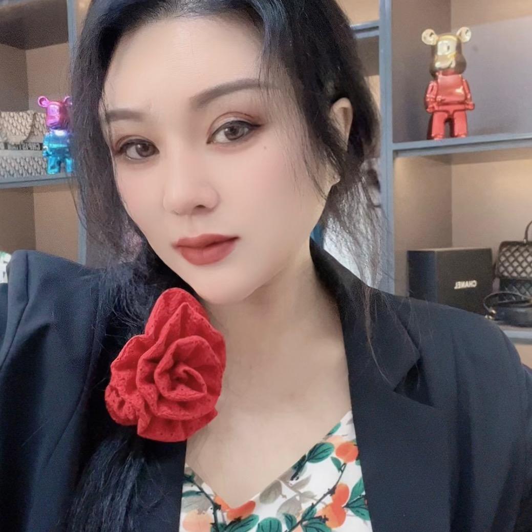 微洛琪服饰店