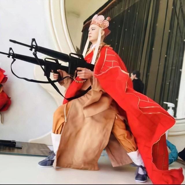 两个小酒壶