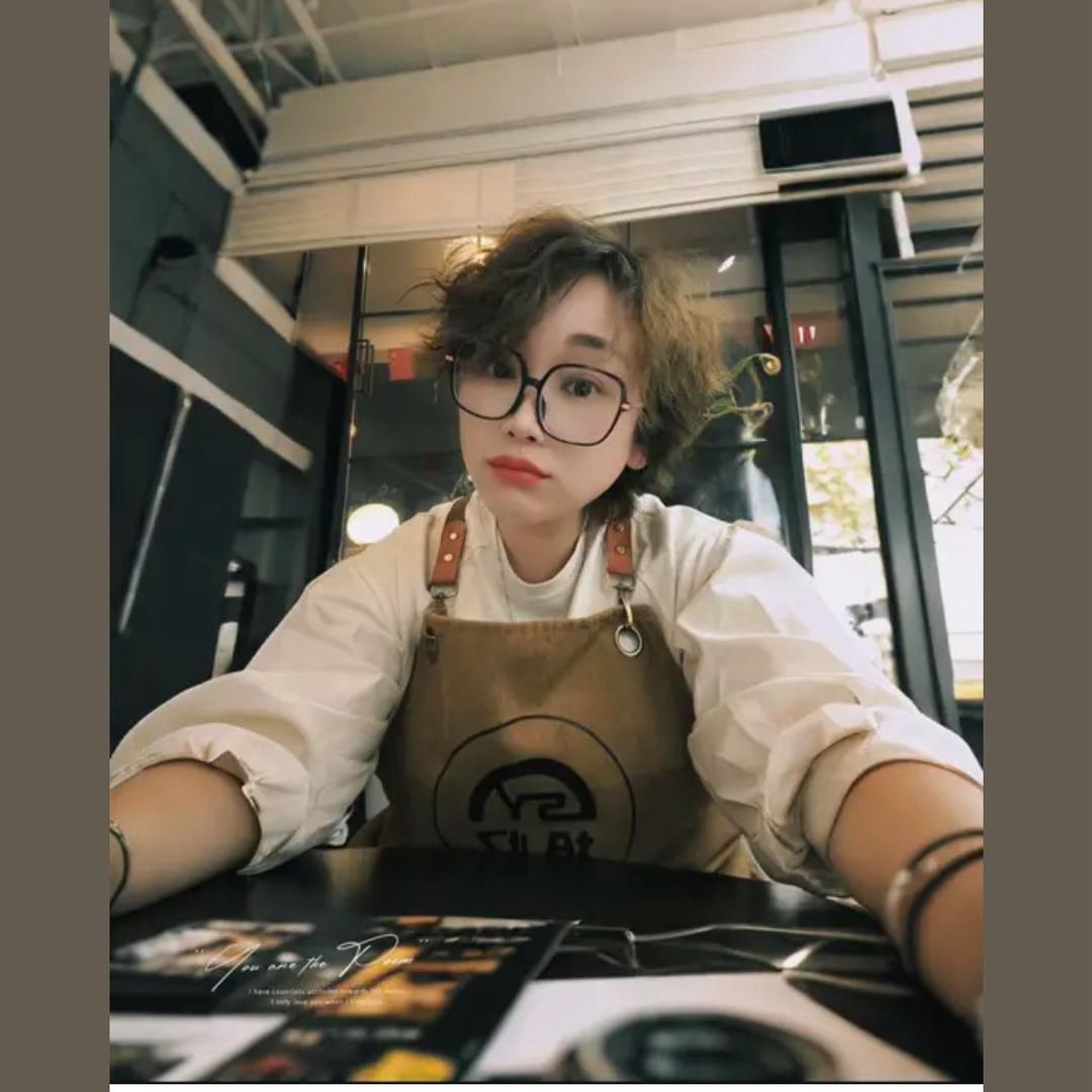 ⸝⸝十二 ✿⸝⸝