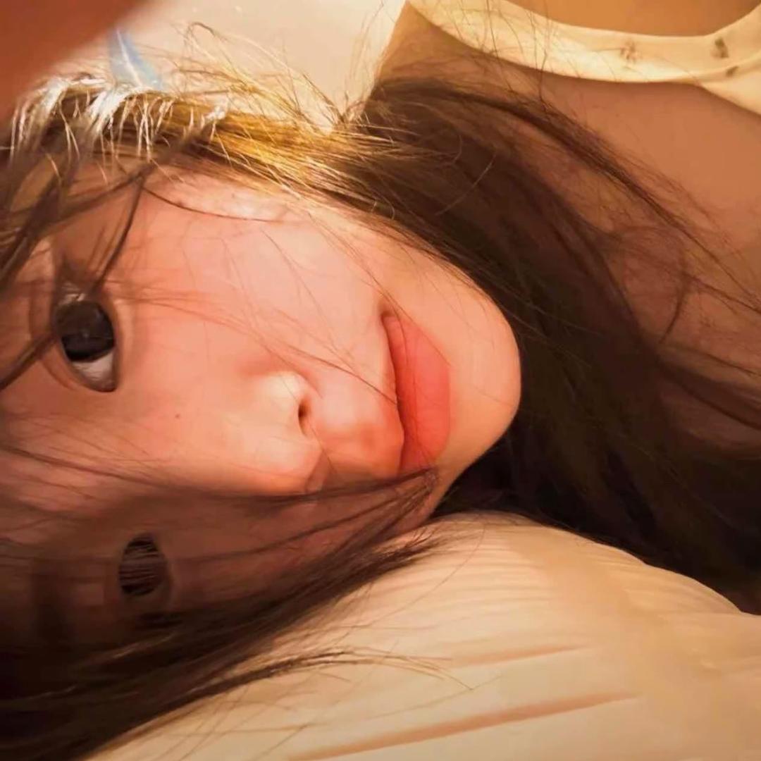 饿了想睡觉.