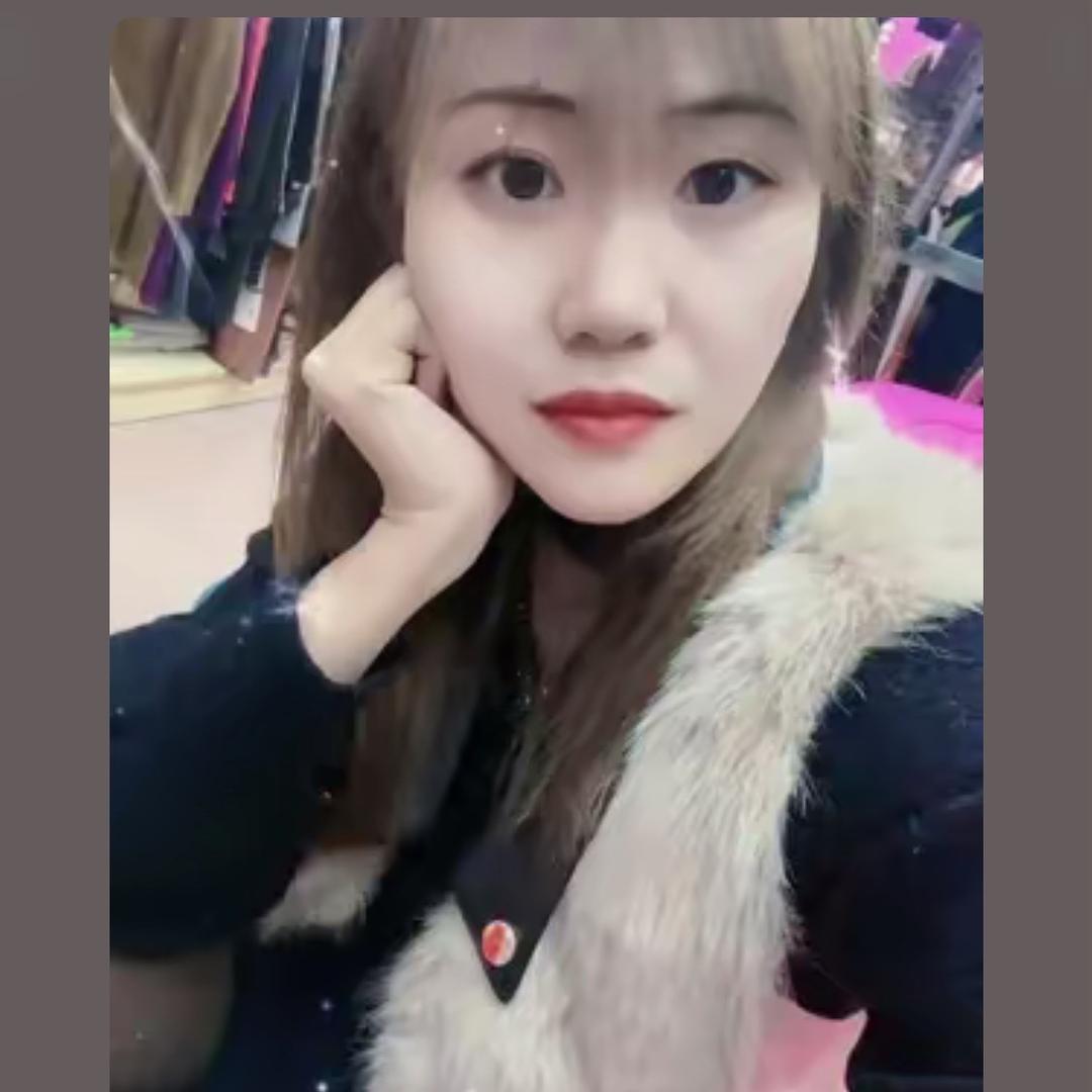 六陈衣见钟情服装店