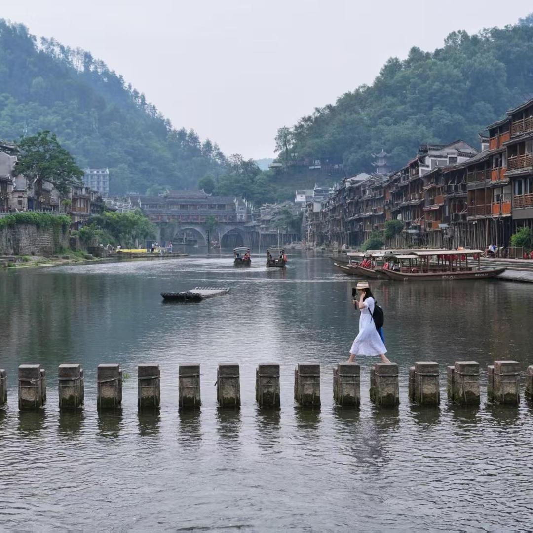 梅老板在凤凰古城