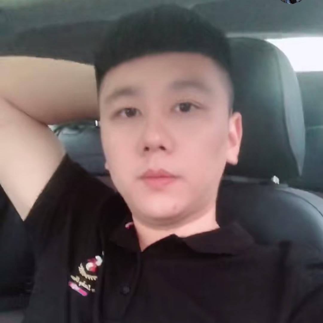 超哥哥。