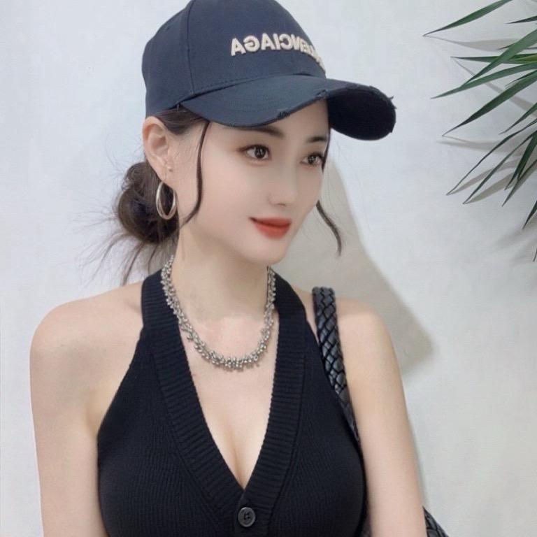 衣诗曼服装店主