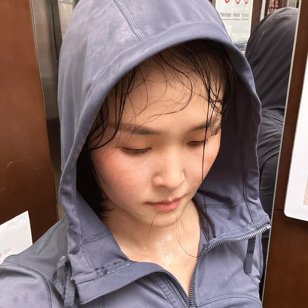 @丑丑