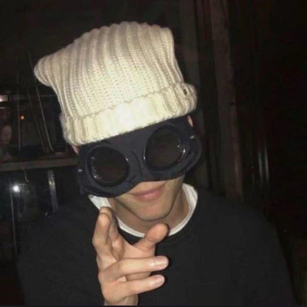 ✌️