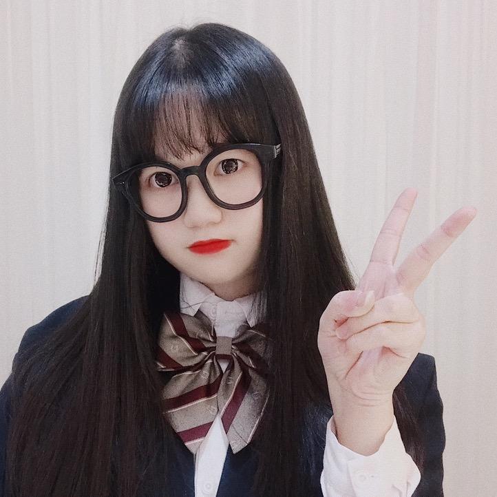 日语老师桃桃子