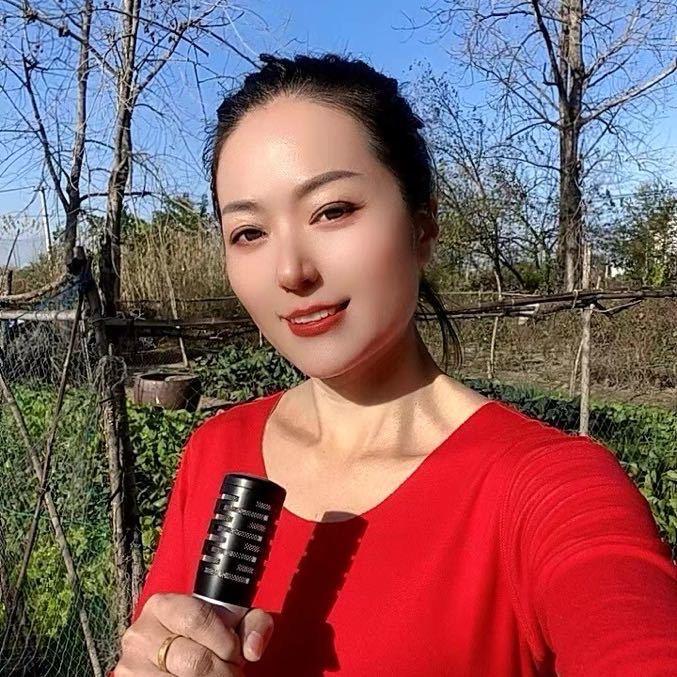 村里的小芳