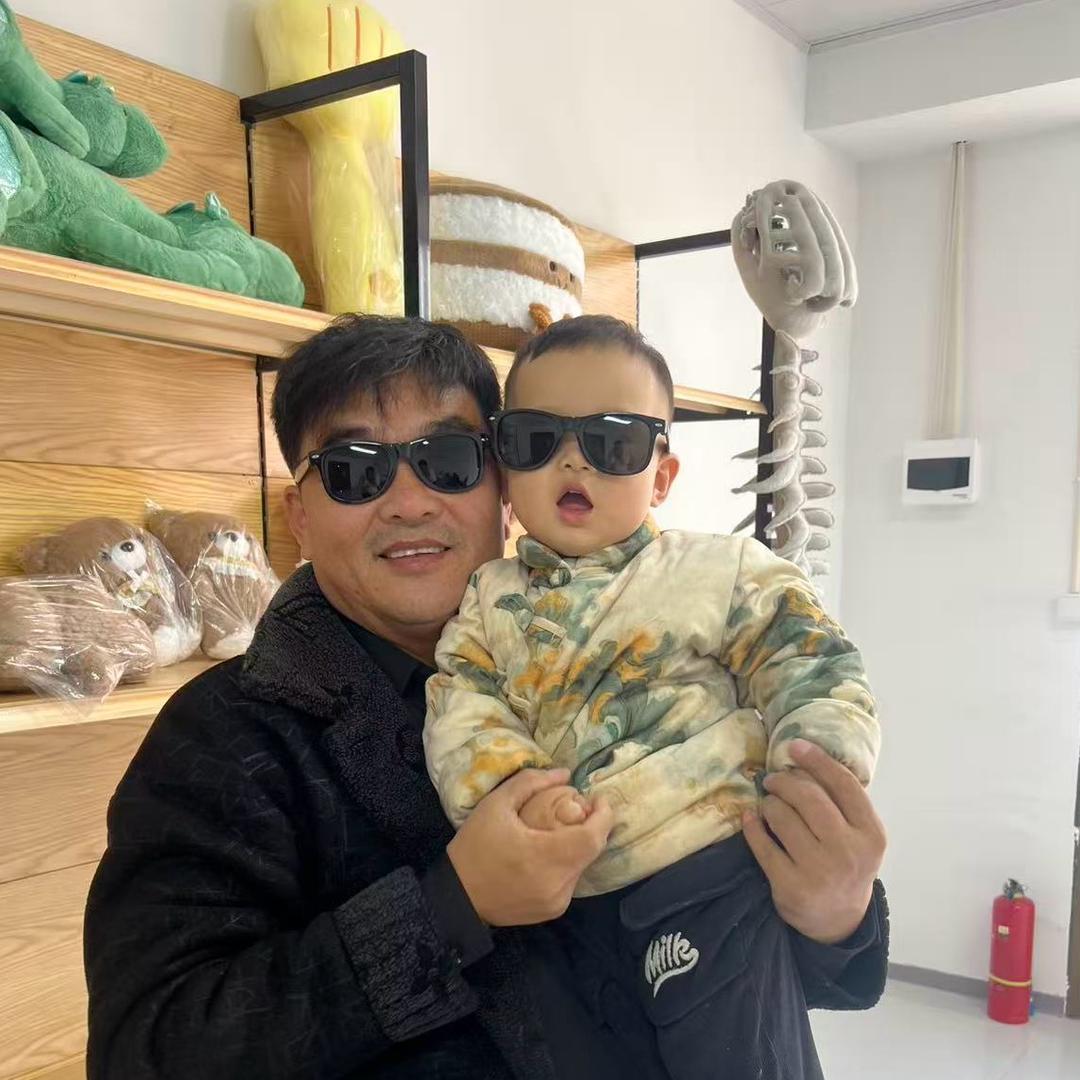 星越和外爷快乐生活