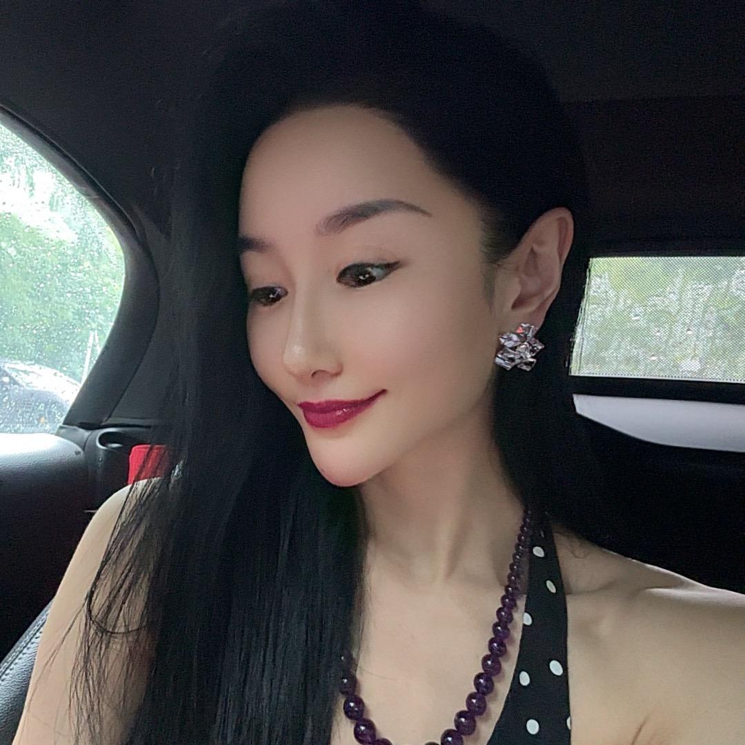 飞飞小姐