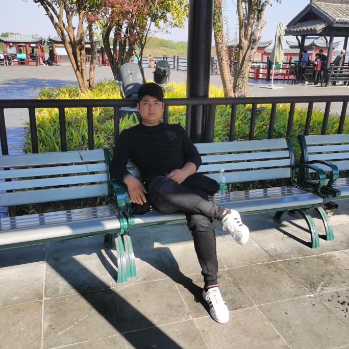 爱撸铁的小马哥