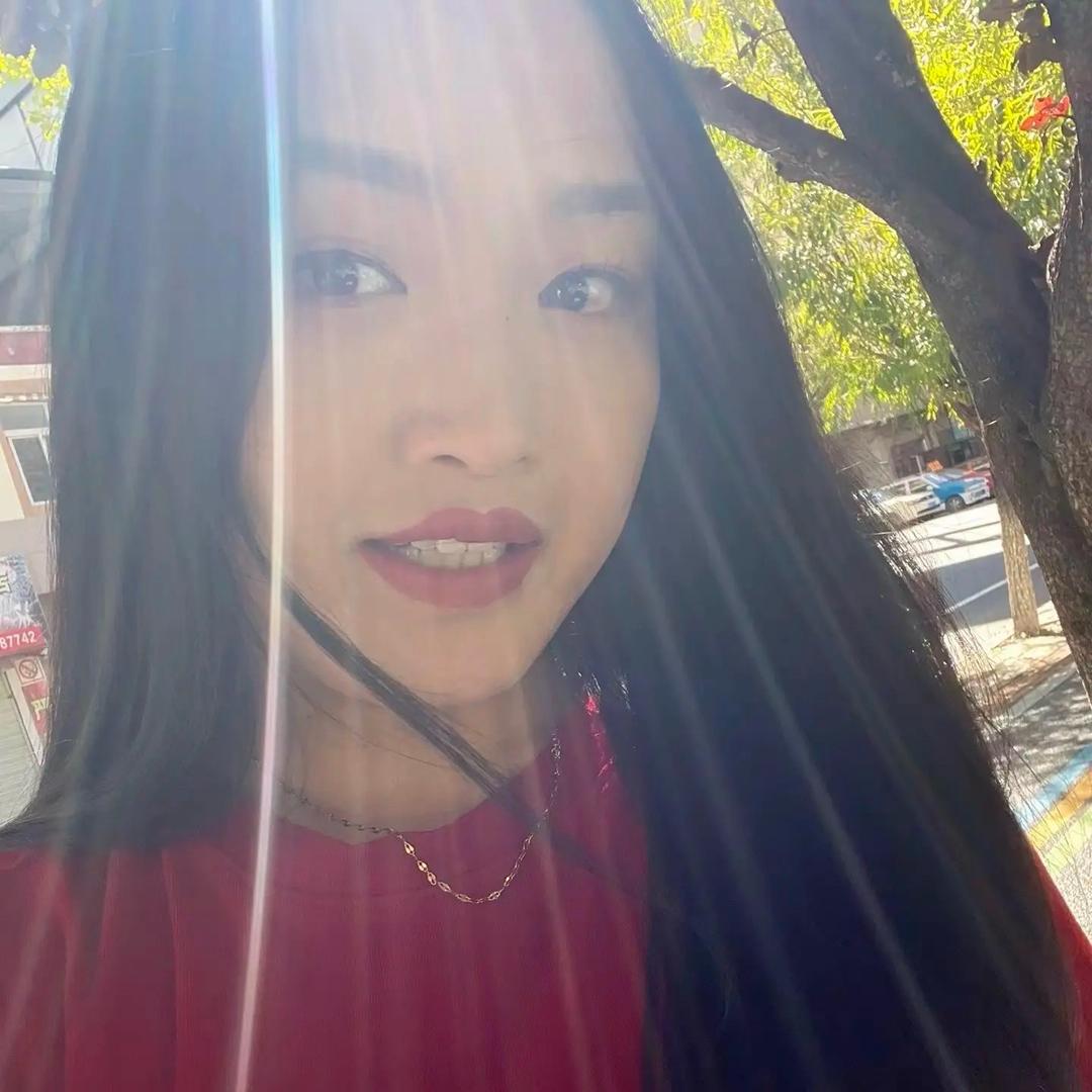 川J  陈女士