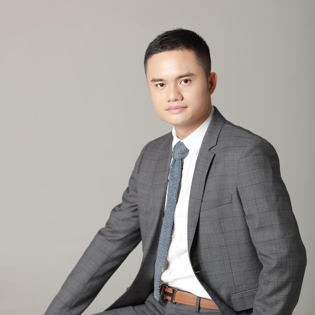 李育武 望莎Boss