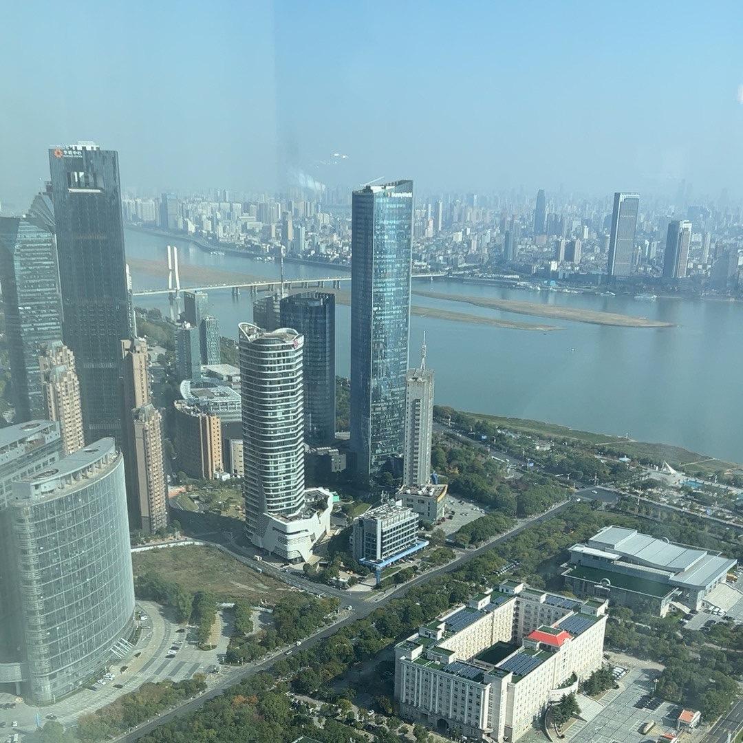 王校长头像