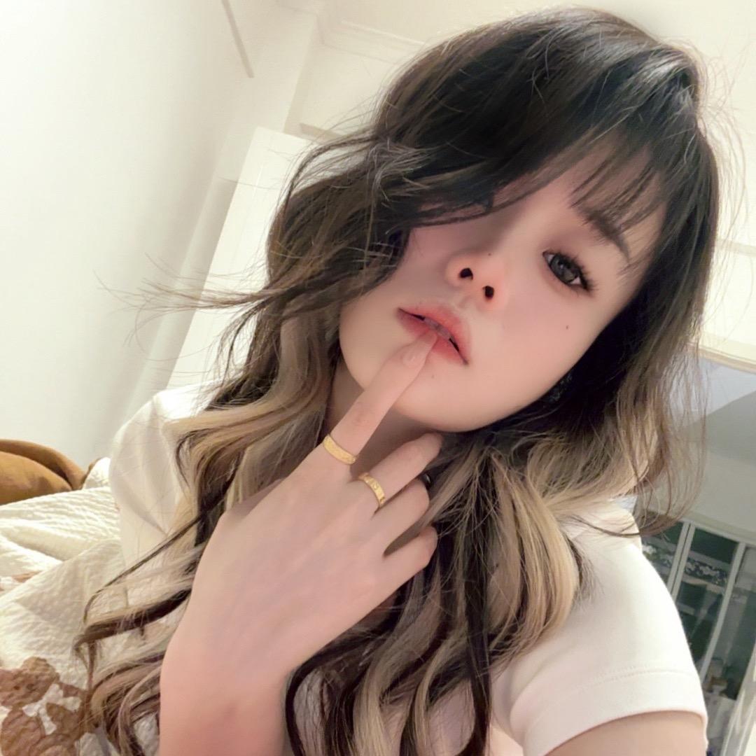 姝.