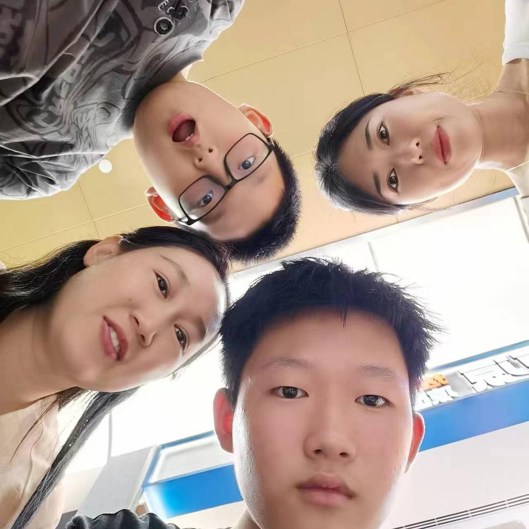 一双小眼睛