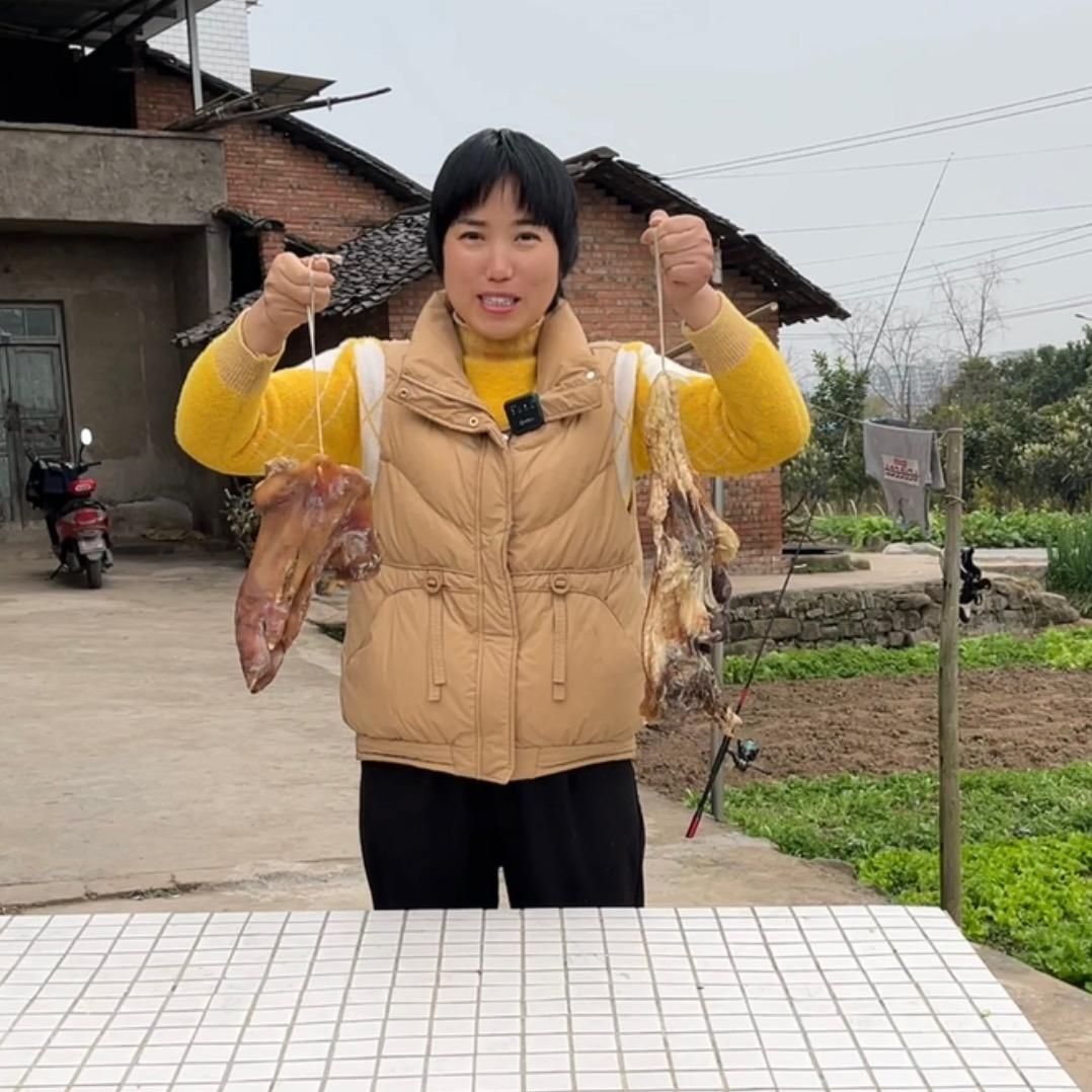 胡子小姐姐