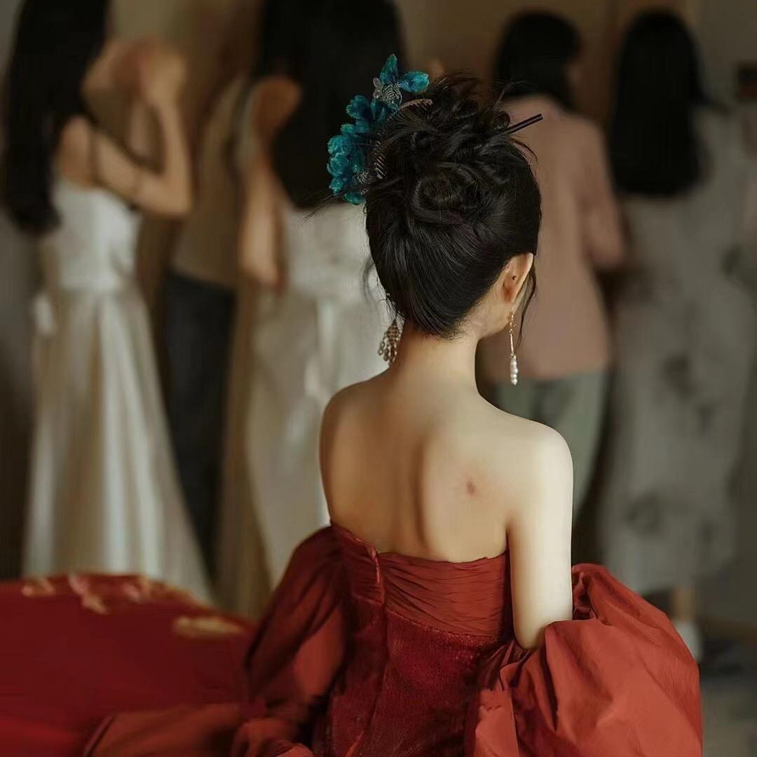 蒙娜丽莎.初见婚纱礼服馆