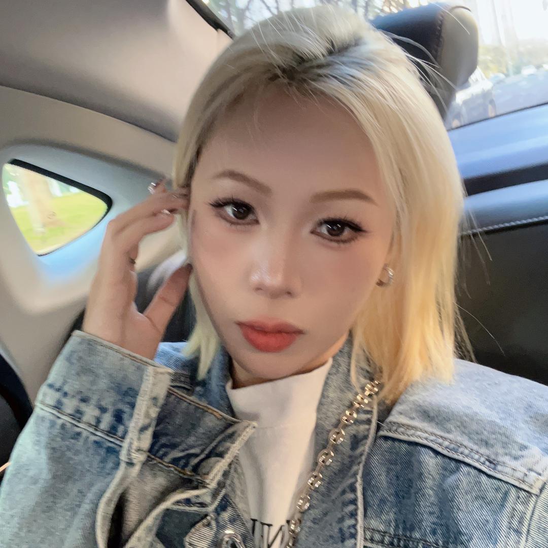 思密达亿咩穿搭