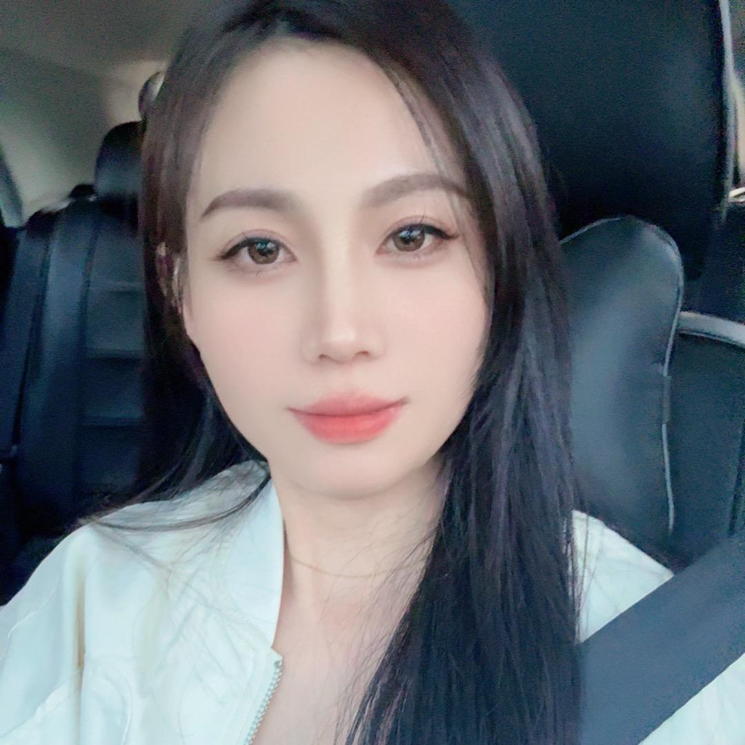 小灵（独自带娃）