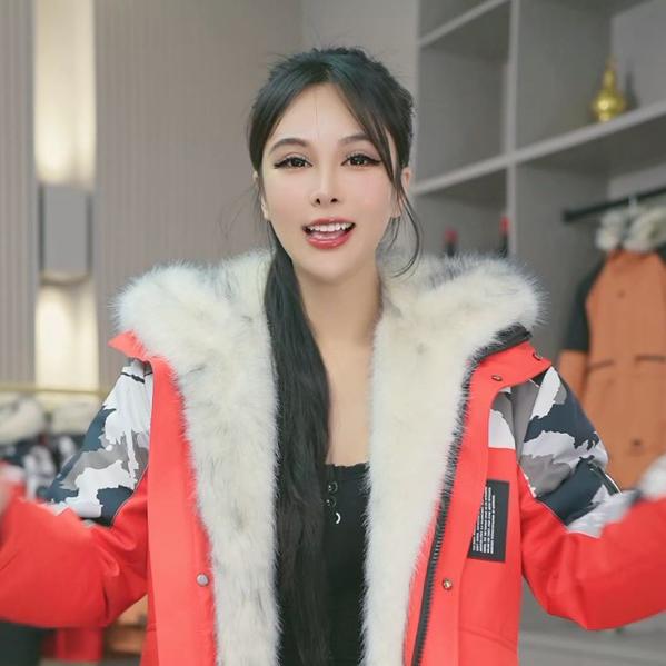 东哲服饰