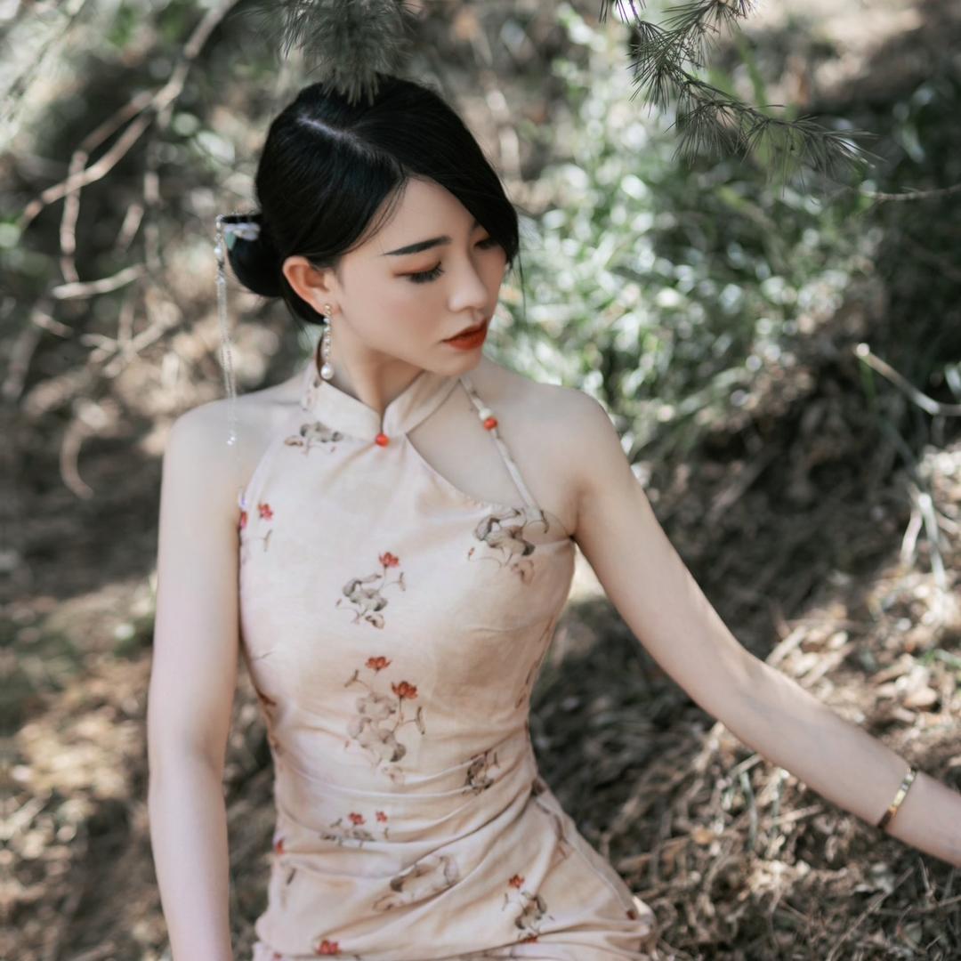 小周老师爱穿高跟鞋