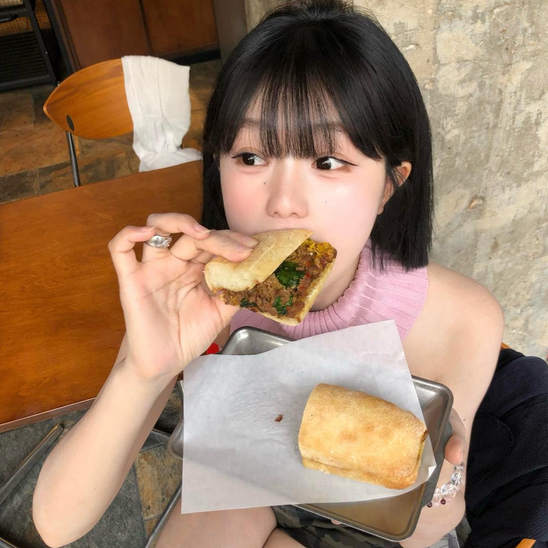 饱胀小王