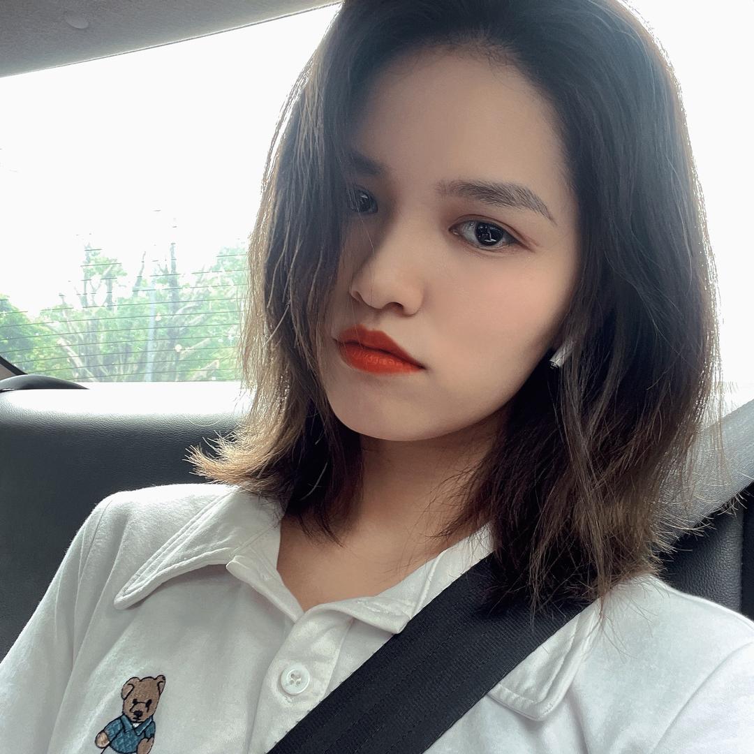 彩月老师
