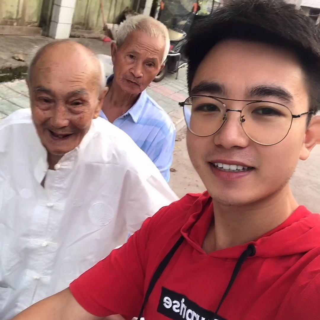 童童