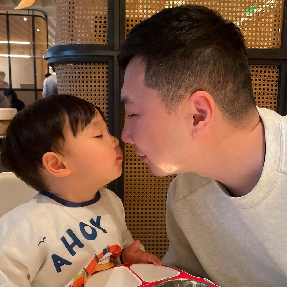 小马昀一家人