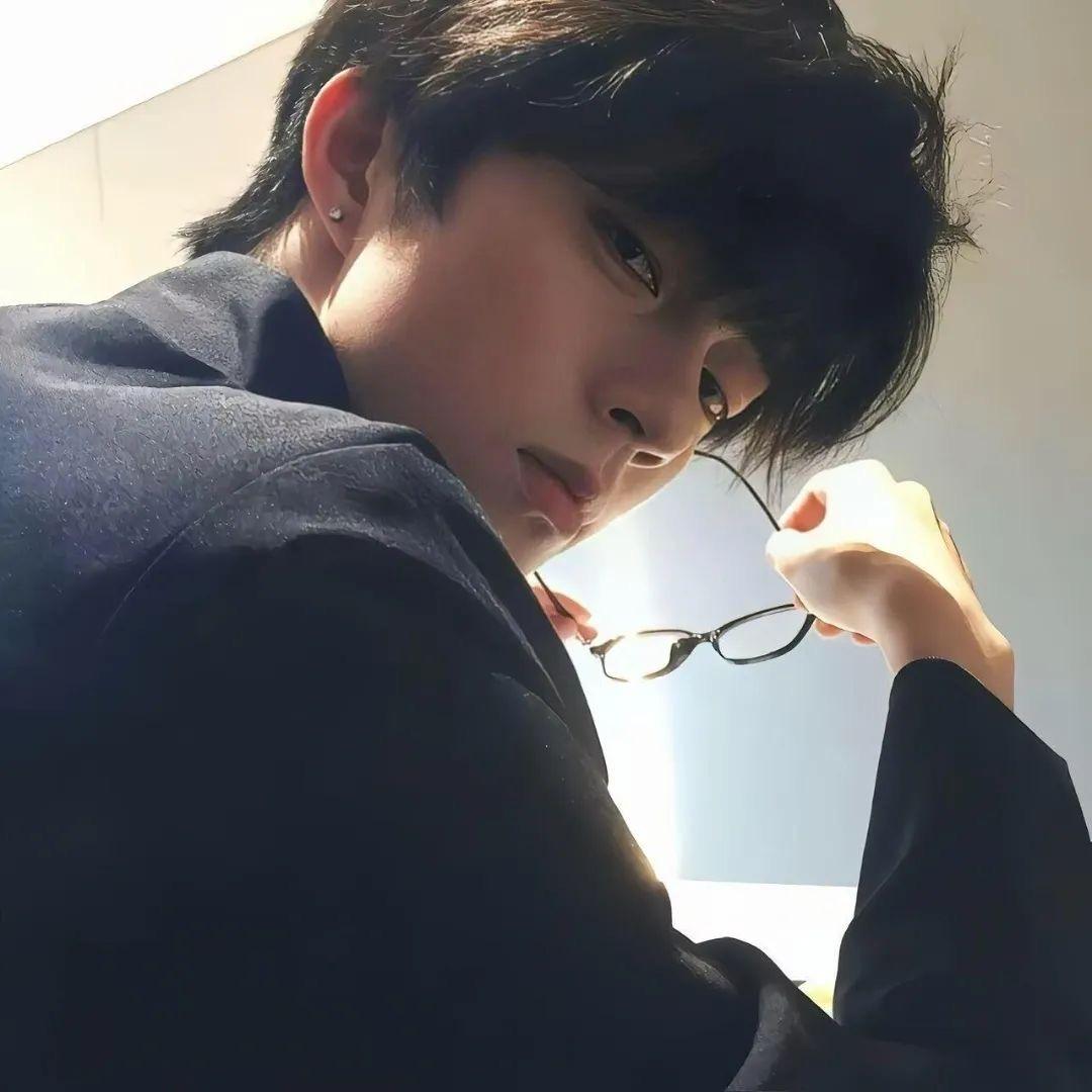 应是绿肥红瘦