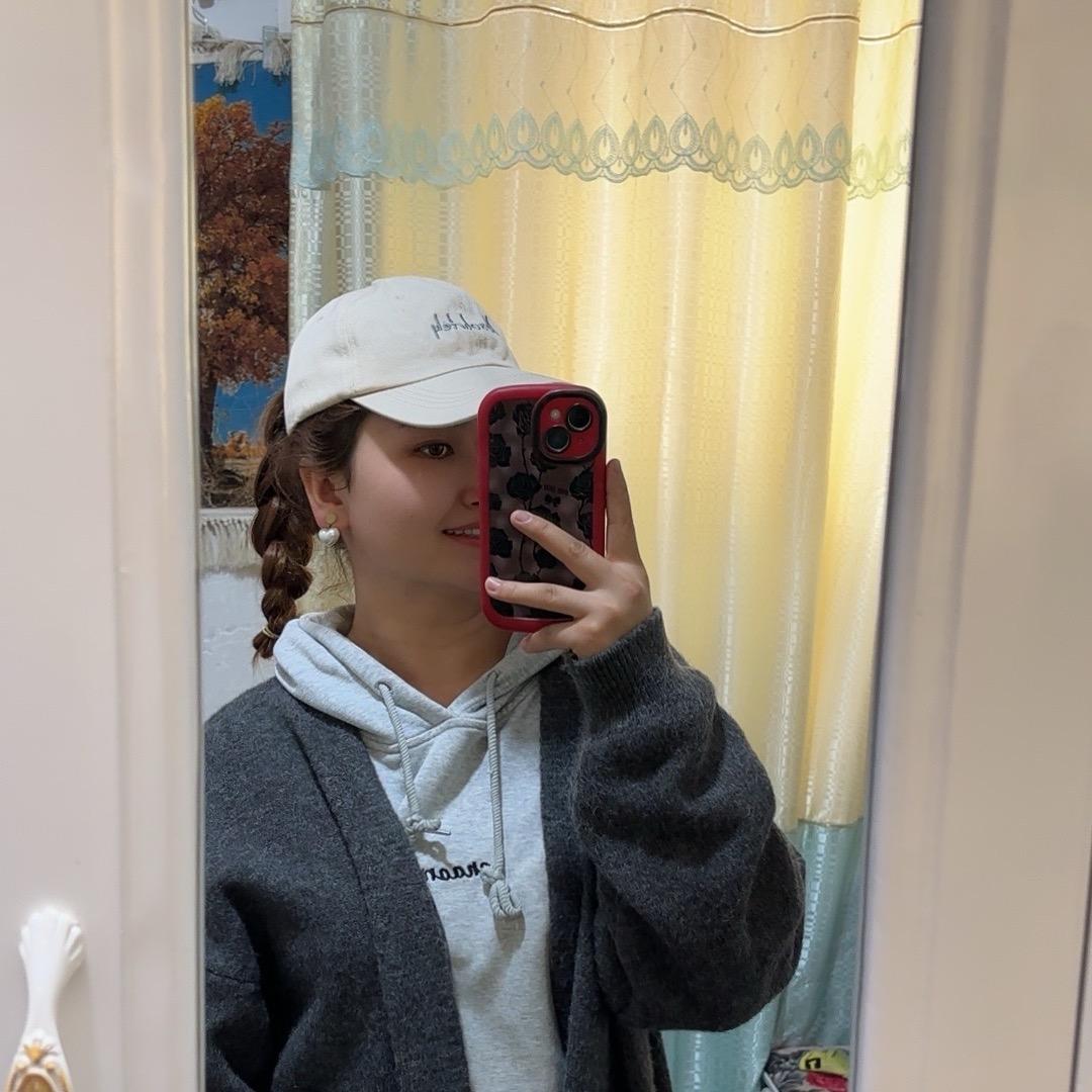 爱逛街的母女俩