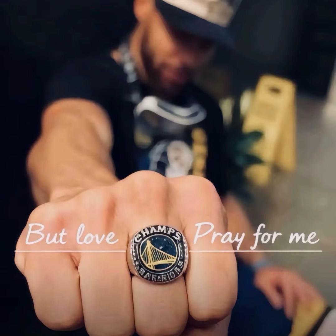 L        -说好不哭呢。