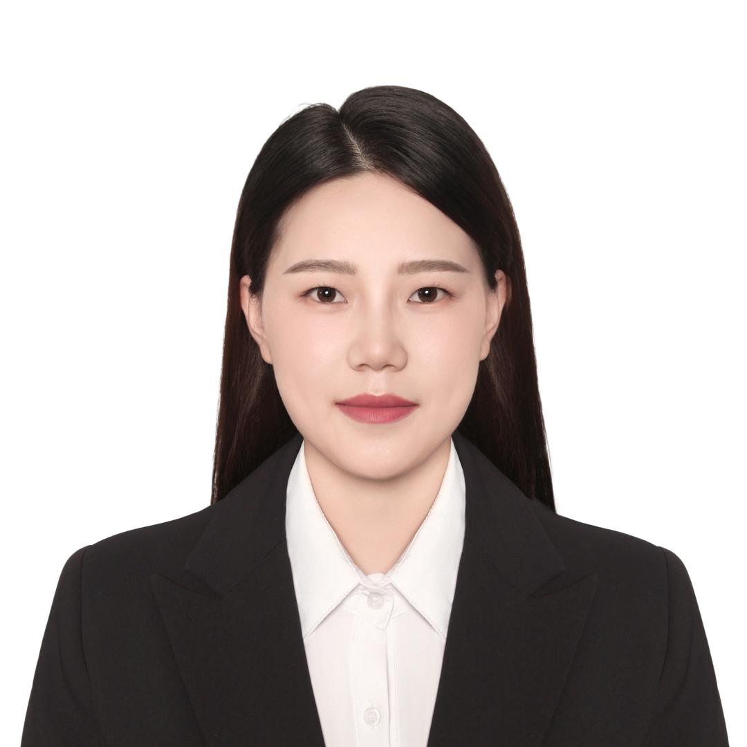 90后瑜伽教练