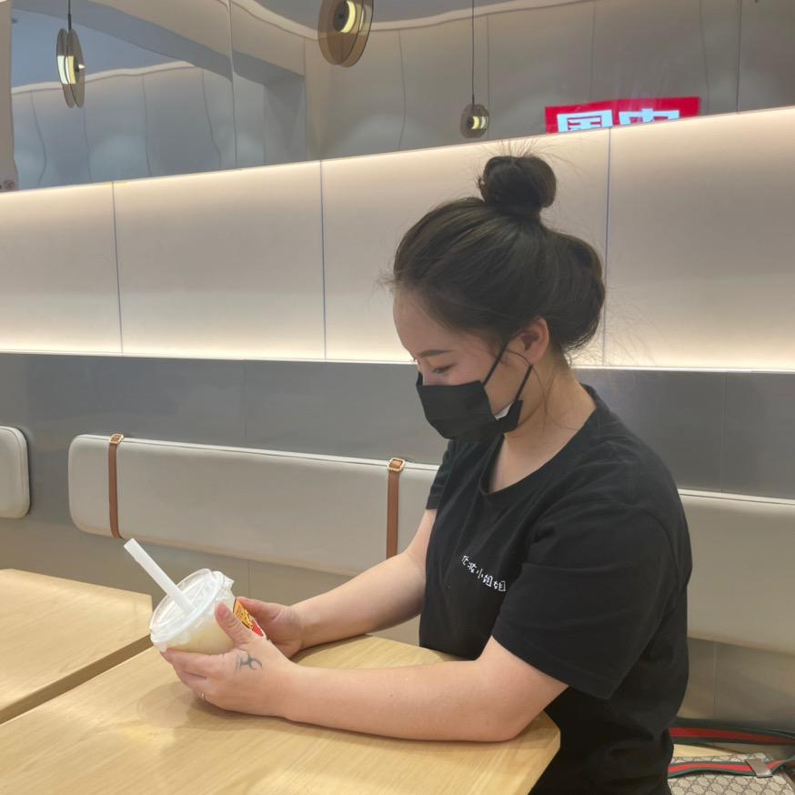 开婚纱店的小仙女吖🧚‍♀️；