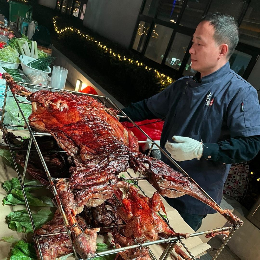 黄石拐子流动烤全羊