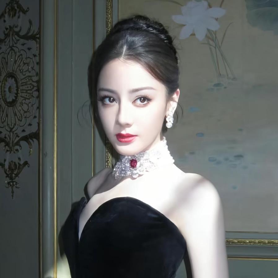 深圳南油轻奢女装