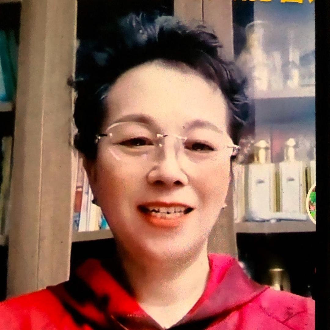 富贵满满：开播号首页蓝字：慈爱