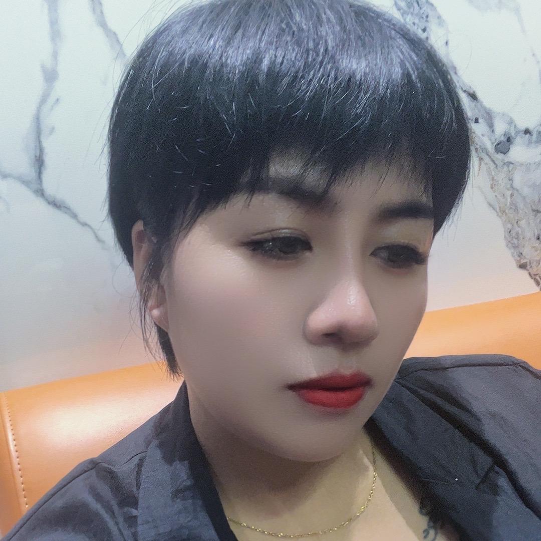 纹绣玫瑰老师。