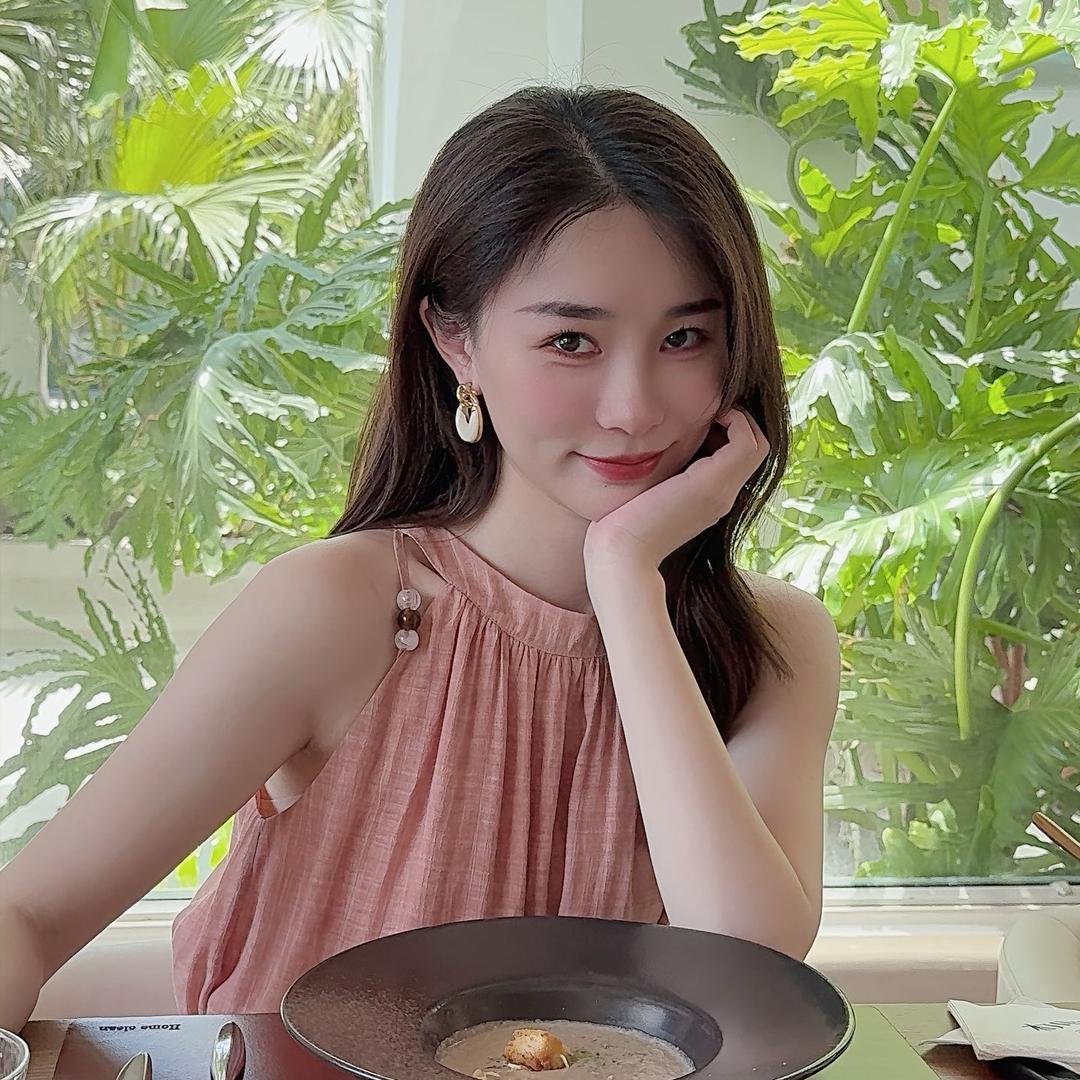 邱莹莹(穿搭分享)