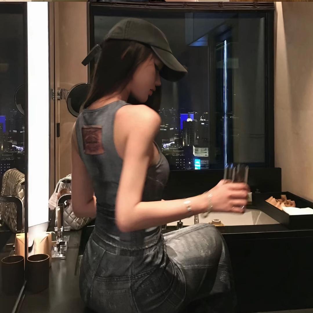 喜欢开A8的女人💭