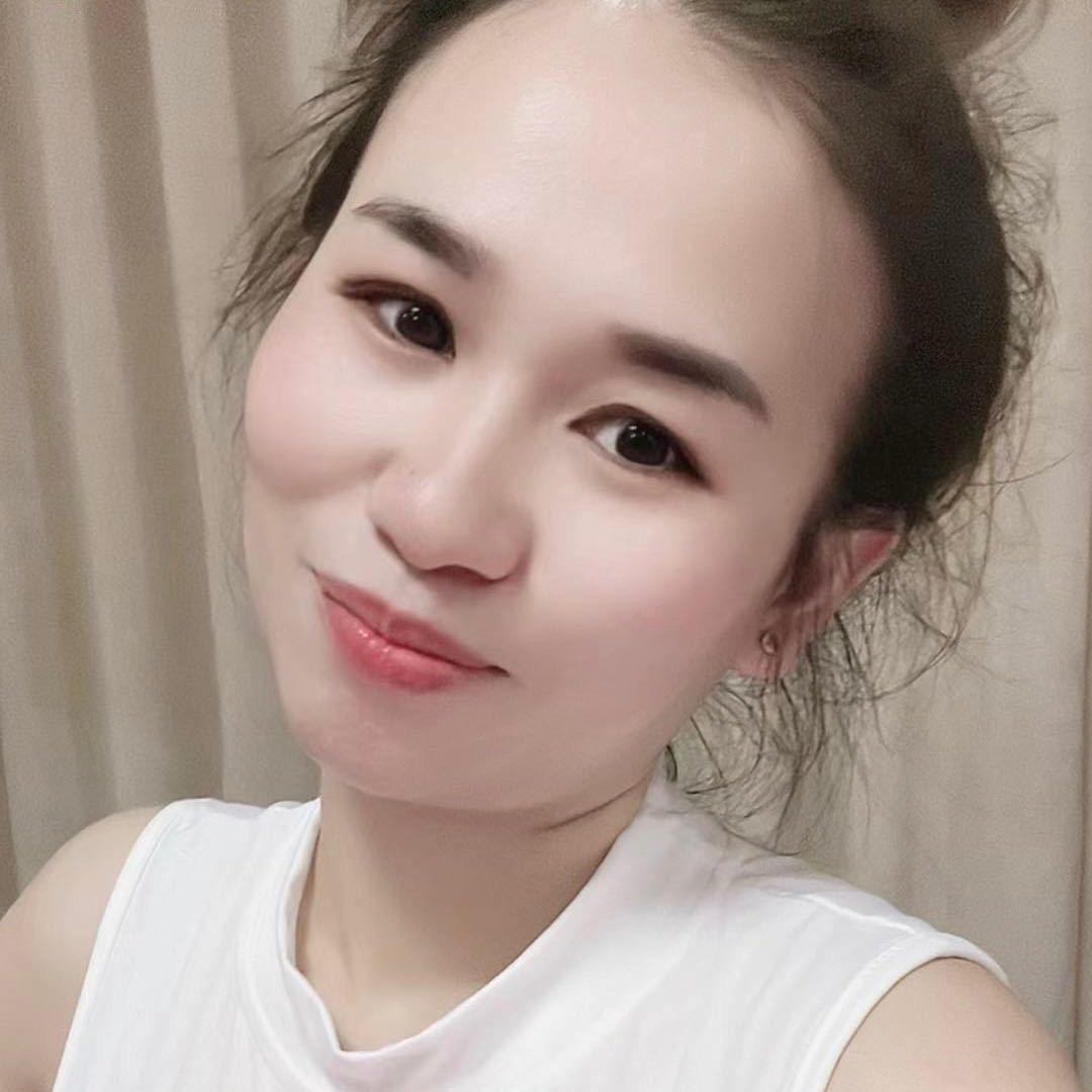 爱笑的小虎牙