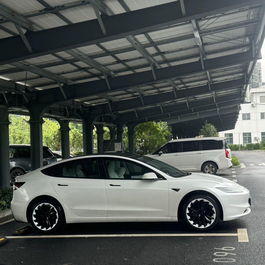 特斯拉碳纤维、轮毂罩