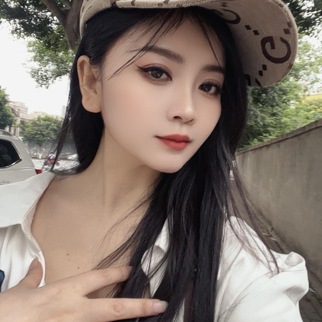 盈盈.